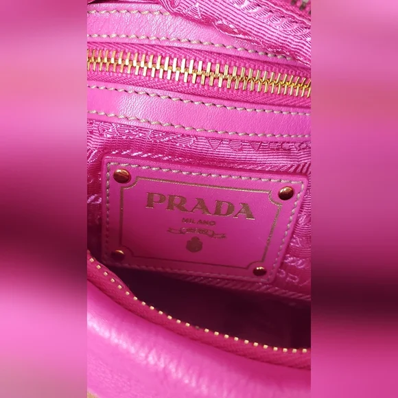 🔥HostPick🔥NWOT PRADA Milano Vibrant Pink Leather Shoulder Bag /Handbag Gold - Picture 11 of 16